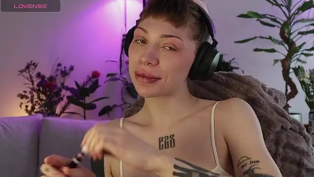 PaulaPratt online show from March 13, 2026, 5:23 am