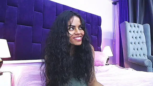 SaraFlores online show from December 7, 2024, 9:44 am