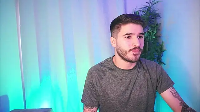 Snapshot of Tony_Wylie chatting on February 3, 2026, 8:58 pm Tony Wylie online show from February 3, 2026, 8:58 pm