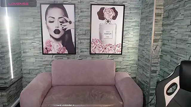 Snapshot of _Katalina_b chatting on January 22, 2025, 7:34 pm Katalina b online show from January 22, 2025, 7:34 pm