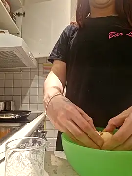 perla97 online show from February 13, 2025, 7:21 pm