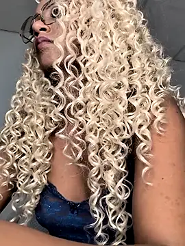 Amaliu  online show from March 20, 2025, 9:35 pm