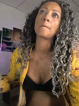 Snapshot of Amaliu_ chatting on July 17, 2026, 7:33 pm Amaliu online show from July 17, 2026, 7:33 pm