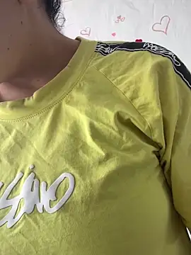 Emily Russo  online show from February 3, 2025, 3:06 pm