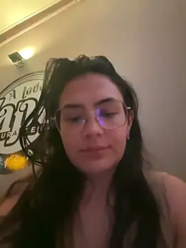 Emily Russo  online show from December 28, 2024, 4:08 am