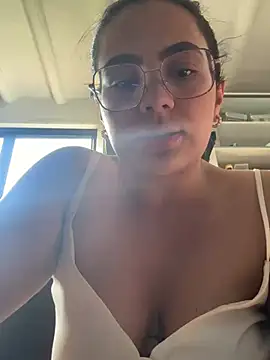 Emily Russo  online show from January 15, 2025, 9:09 pm