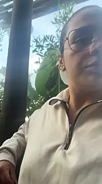 Emily Russo  online show from January 8, 2025, 10:16 pm