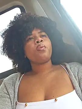 DANIELA MICHEL online show from February 14, 2025, 1:29 pm