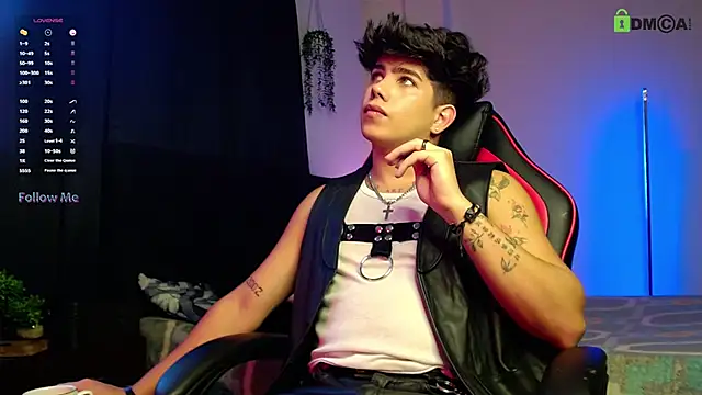 LyleBennett  online show from November 5, 2025, 11:57 am