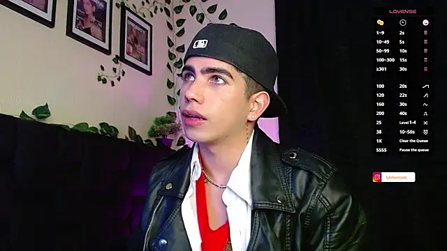 LyleBennett  online show from February 14, 2025, 1:29 pm