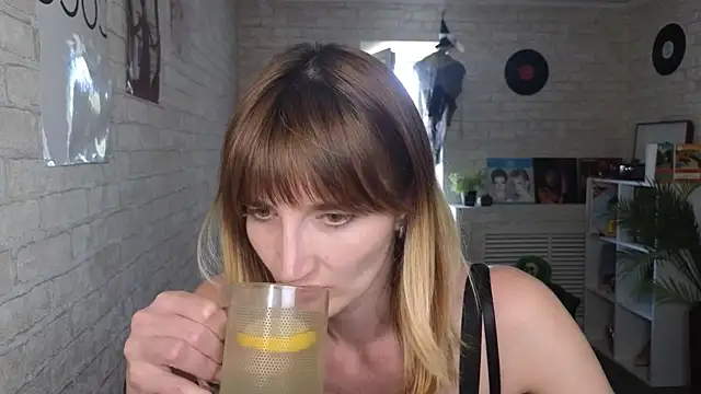 Snapshot of Nika_Kitten chatting on May 5, 2026, 11:13 am Nika Kitten online show from May 5, 2026, 11:13 am