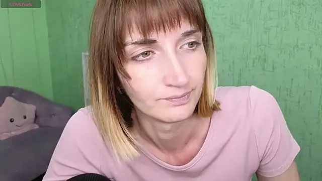 Snapshot of Nika_Kitten chatting on May 15, 2026, 10:35 am Nika Kitten online show from May 15, 2026, 10:35 am