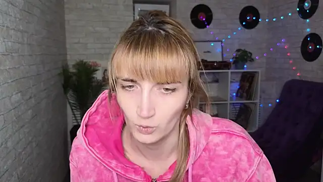 Snapshot of Nika_Kitten chatting on March 17, 2025, 5:05 pm Nika Kitten online show from March 17, 2025, 5:05 pm