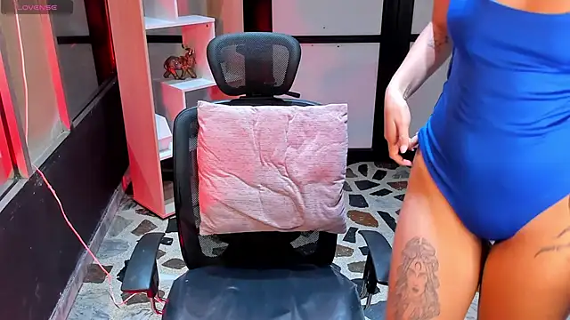 Snapshot of AlliceRosero chatting on March 1, 2025, 4:37 am AlliceRosero online show from March 1, 2025, 4:37 am