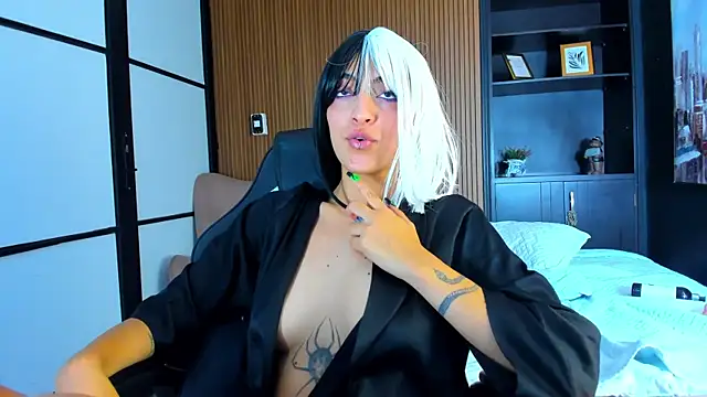 Snapshot of AlliceRosero chatting on November 5, 2025, 9:34 am AlliceRosero online show from November 5, 2025, 9:34 am