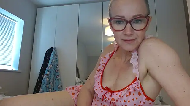 ELEGANT-ARIA36 online show from March 18, 2025, 12:06 pm