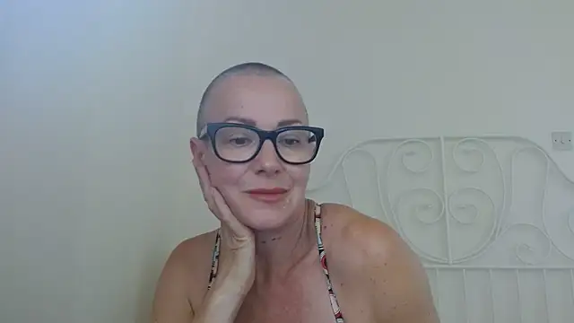 Snapshot of ELEGANT-ARIA36 chatting on July 9, 2026, 1:21 pm ELEGANT-ARIA36 online show from July 9, 2026, 1:21 pm