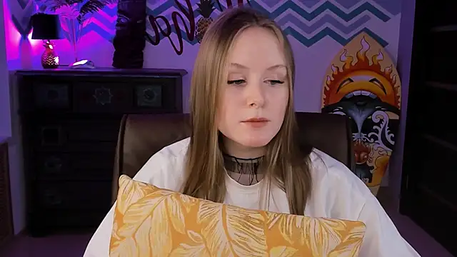 VivienLeeigh online show from March 2, 2025, 12:14 pm