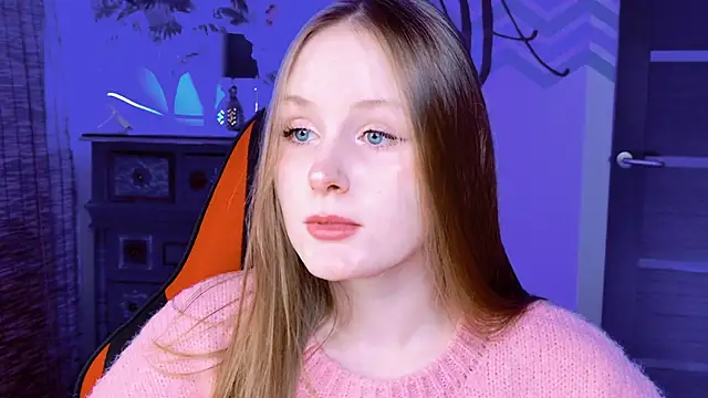 VivienLeeigh online show from October 6, 2025, 1:34 pm