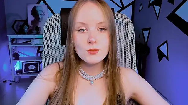 VivienLeeigh online show from October 4, 2025, 9:33 am