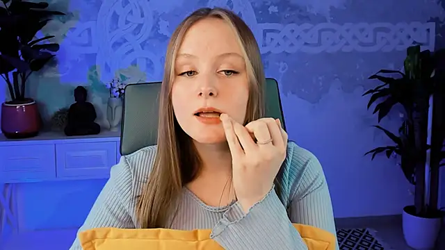 VivienLeeigh online show from March 1, 2025, 6:32 pm