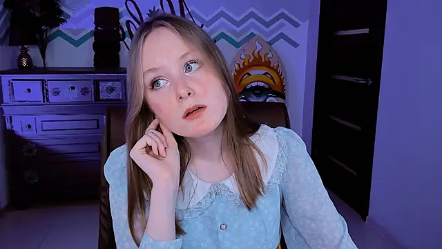 VivienLeeigh online show from March 13, 2025, 5:07 pm