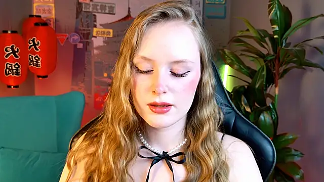 VivienLeeigh online show from November 22, 2025, 9:08 am