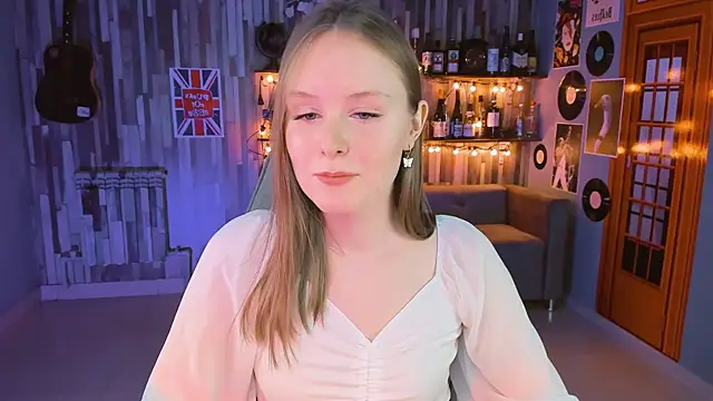 VivienLeeigh online show from March 18, 2025, 4:17 pm