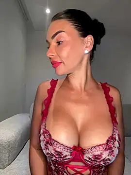 krissiswrld- online show from October 22, 2025, 3:33 pm