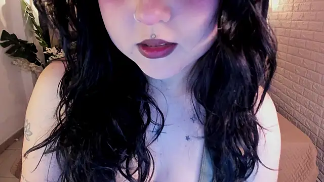 Snapshot of crimson_tati_ chatting on July 19, 2026, 2:03 pm crimson tati online show from July 19, 2026, 2:03 pm