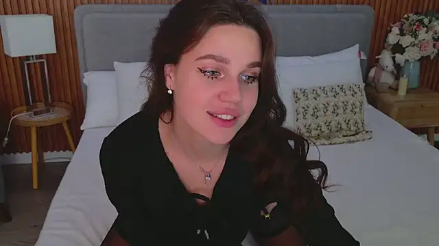 RihannaRose online show from September 23, 2025, 5:20 pm