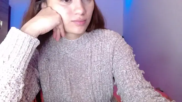 holy juli online show from April 18, 2026, 3:31 am