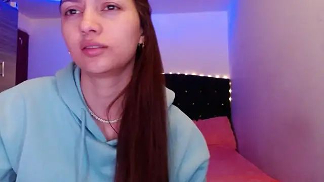 holy juli online show from May 18, 2026, 4:07 am