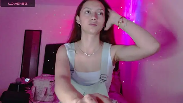 holy juli online show from September 20, 2025, 3:11 am