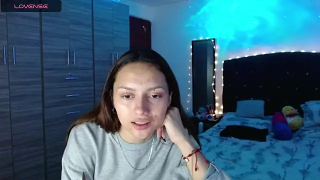 holy juli online show from September 11, 2025, 2:55 am