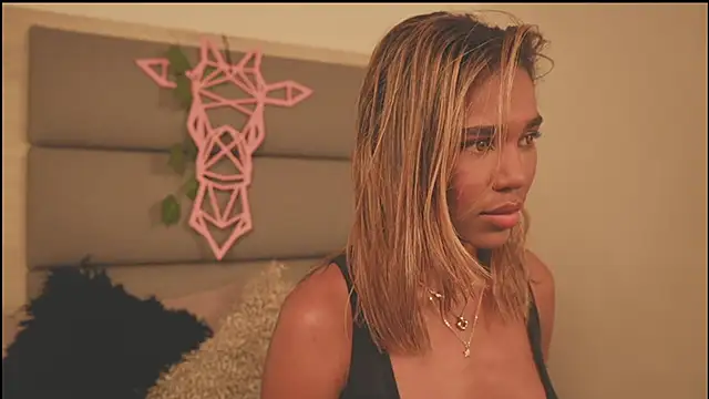 Lily Miiller online show from February 11, 2026, 10:09 pm