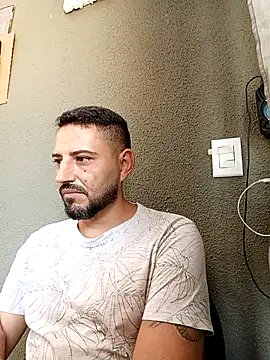 P4uzud4O online show from April 15, 2026, 1:37 pm