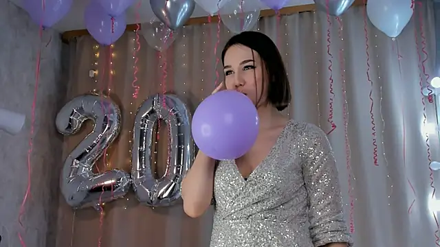 Tate Angel online show from November 30, 2025, 7:36 pm