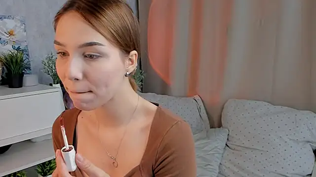 Tate Angel online show from September 9, 2025, 6:17 pm