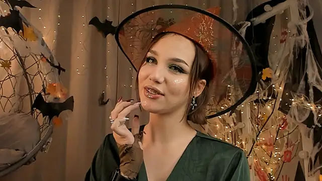 Tate Angel online show from October 31, 2025, 6:15 pm