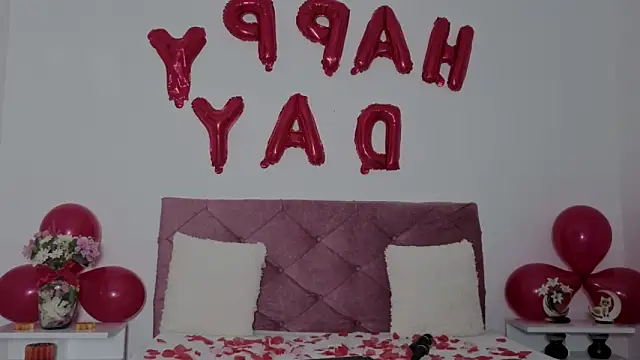 Snapshot of EMILY_ROUSSE71 chatting on February 15, 2026, 10:20 pm EMILY ROUSSE71 online show from February 15, 2026, 10:20 pm