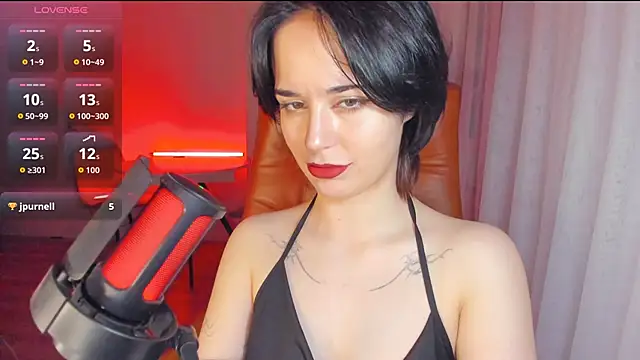 mollyposhh online show from October 4, 2025, 4:08 pm