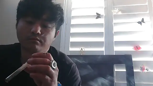 cloudyspun online show from November 28, 2025, 5:13 pm