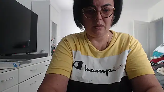 Amandamuller1982 online show from September 19, 2025, 11:03 am