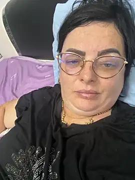 Amandamuller1982 online show from September 22, 2025, 9:10 pm