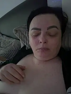 Amandamuller1982 online show from March 12, 2025, 4:41 am