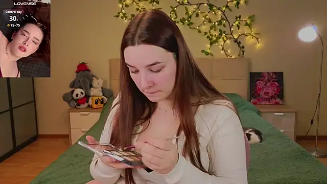 CookyDaisy online show from April 19, 2026, 10:34 pm