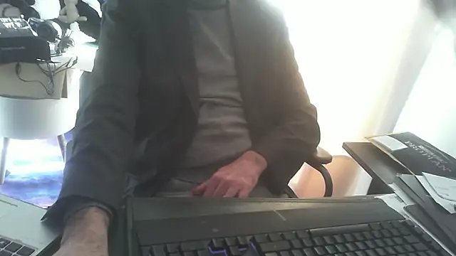 shyfrenchcock1 online show from January 31, 2025, 9:37 am