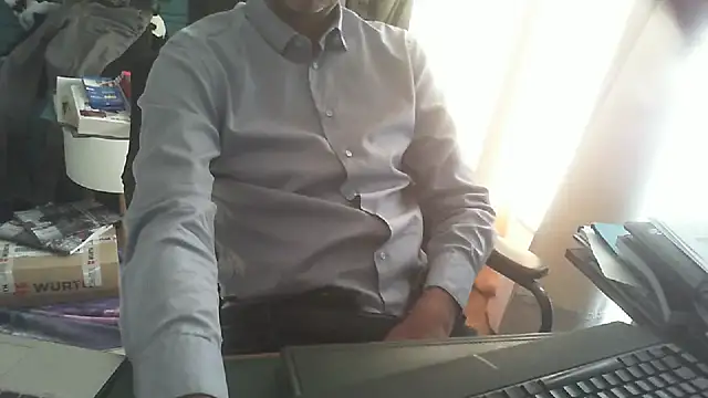 shyfrenchcock1 online show from September 29, 2025, 9:05 am