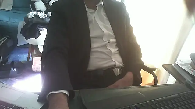 shyfrenchcock1 online show from April 16, 2026, 8:59 am